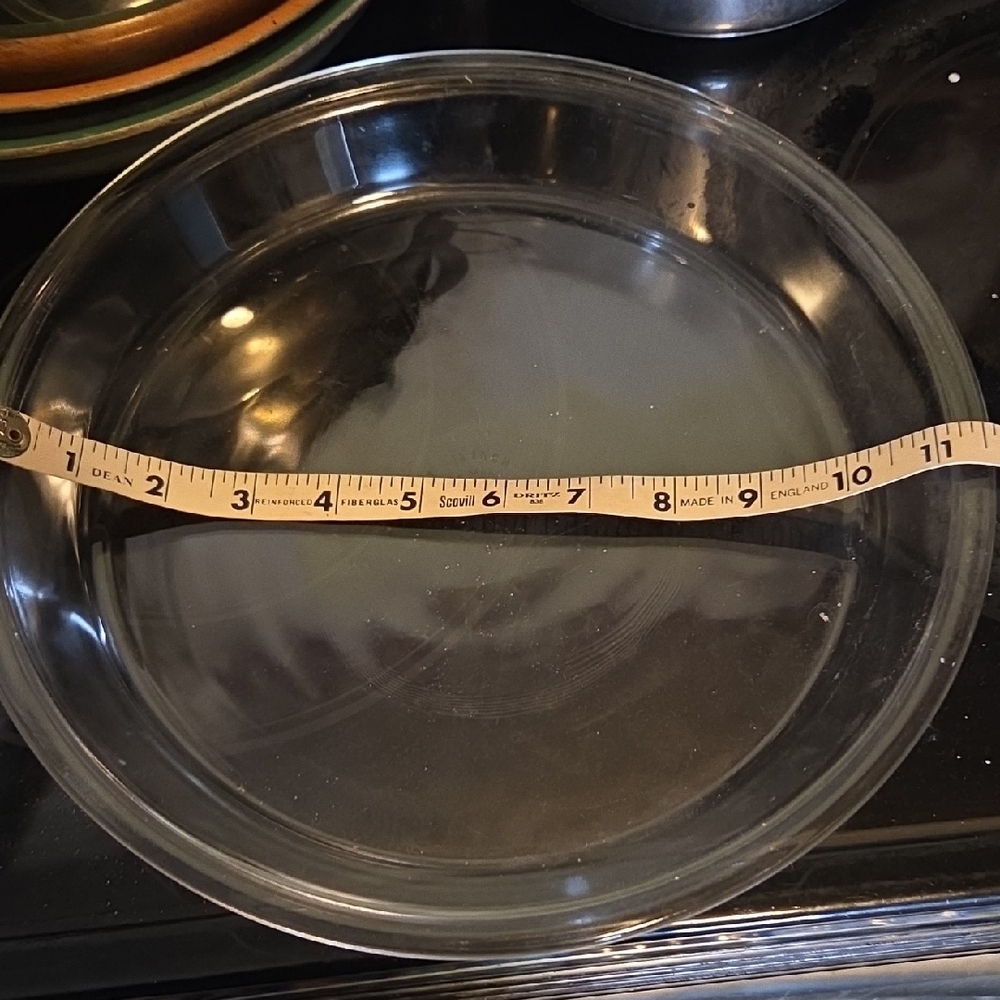 Vintage Pyrex 211  B7 11inch Pie Plate.